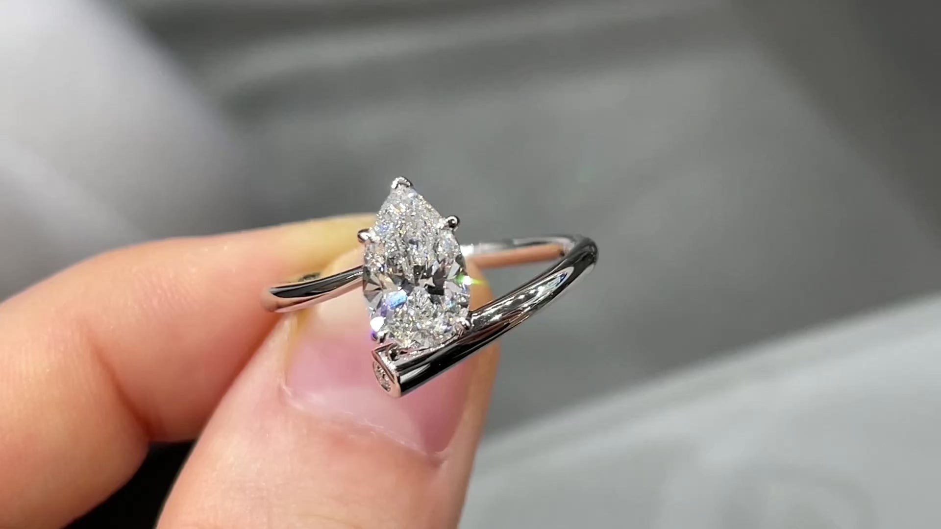 18K White Gold Lab-Grown Diamond Pear-Cut Bypass Solitaire Ring | 1.01ct