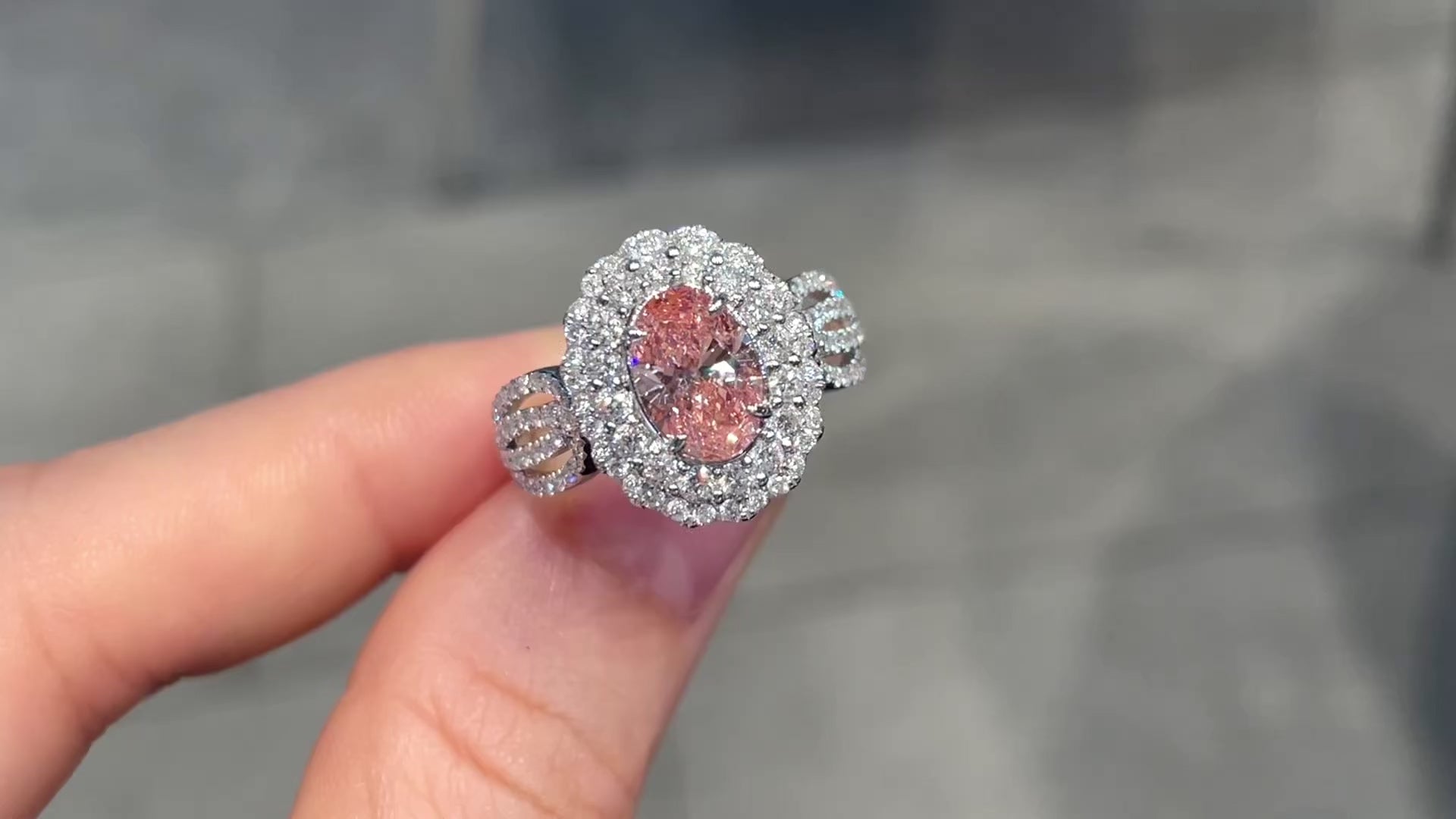 18K White Gold IGI Lab-Grown Pink Diamond Pavé Ring | 1.0ct Oval Double Halo