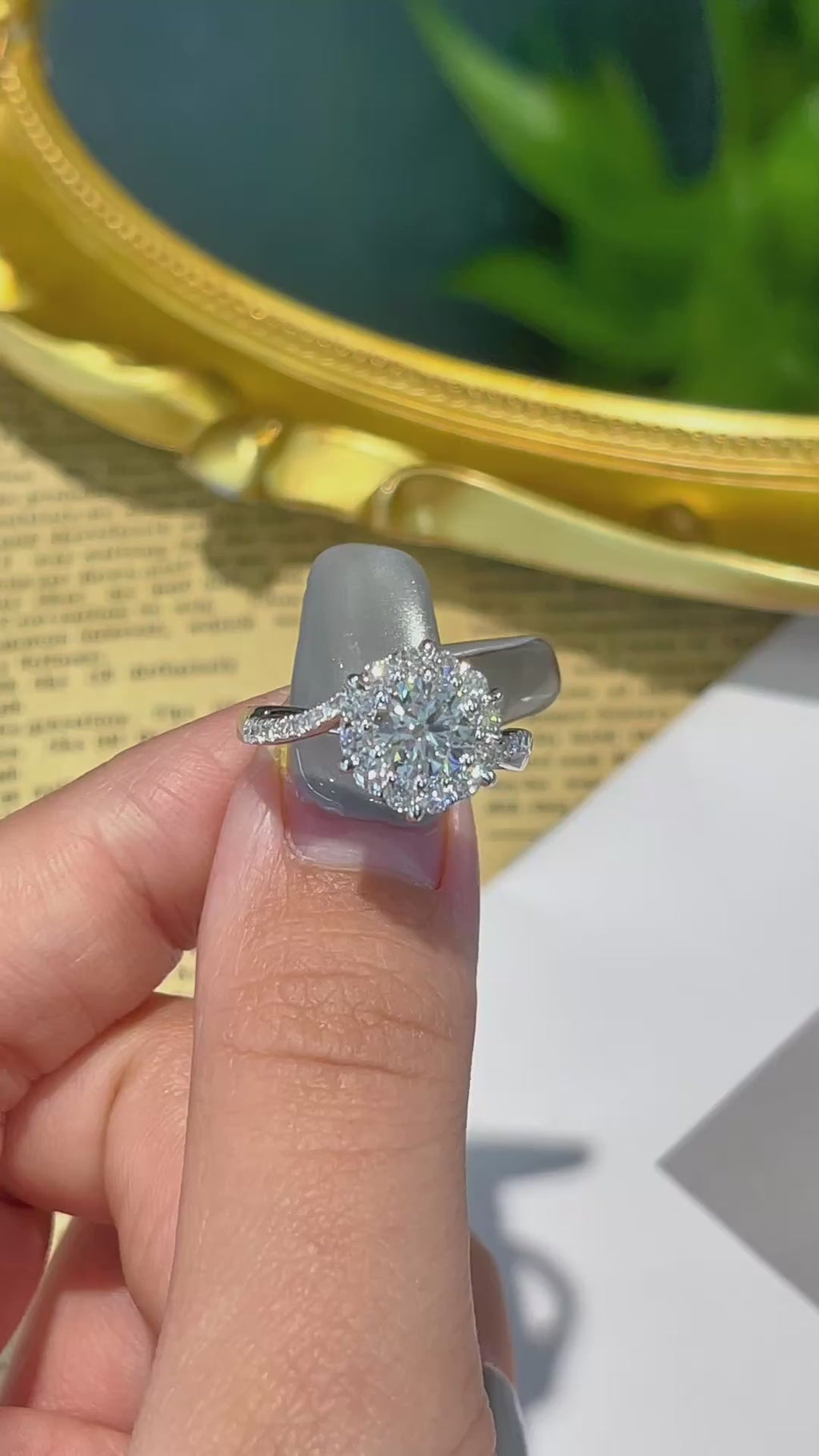 18K White Gold Lab-Grown Diamond IGI Brilliant Six-Prong Twisted Band Ring | 1.01ct